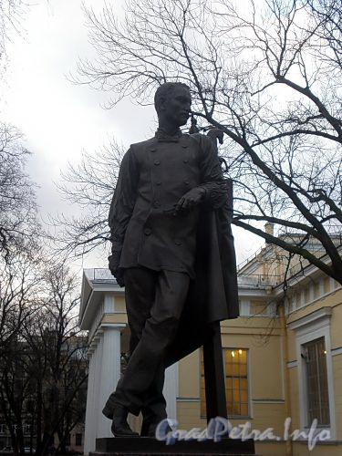 Памятник П. К. Клодту в саду Академии художеств. Фото ноябрь 2009 г.