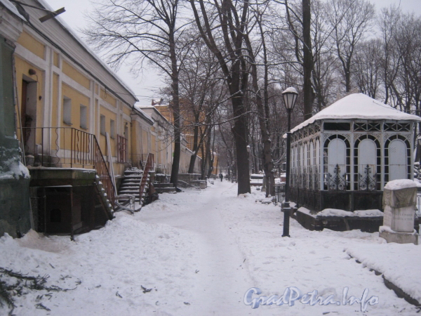 Участок Никольского кладбища в районе слепа Капраловых. Фото февраль 2012 г.