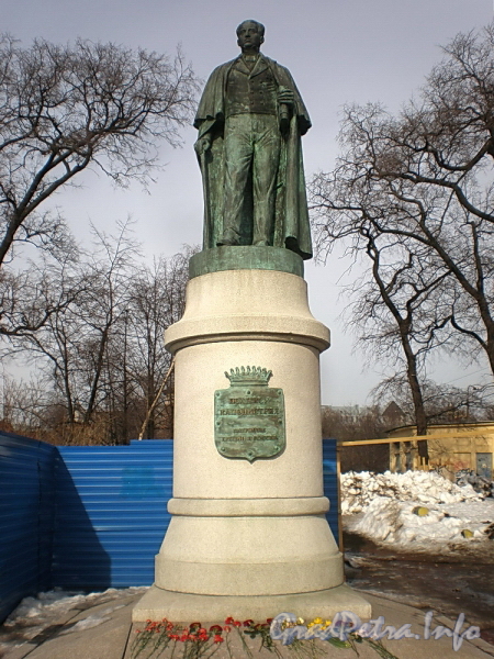 Памятник Иоанису Каподистрия на Греческой площади. Фото март 2010 г.