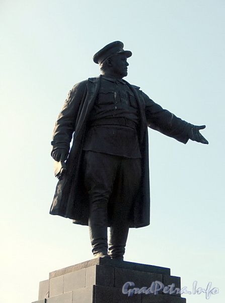 Памятник С. М. Кирову в Приморском парке Победы. Фото май 2011 г.