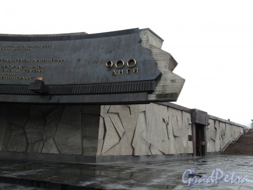 Монумент героическим защитникам Ленинграда. Фрагмент Открытого круглого зала