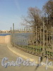 Фрагмент ограды Лопухинского сада со стороны Каменноостровского моста. Фото апрель 2011 г.