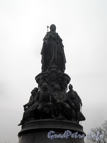 Памятник Екатерине II в Екатерининском сквере. Фото декабрь 2009 г.
