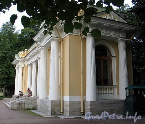 Павильон Росси в Михайловском саду. Фото август 2010 г.