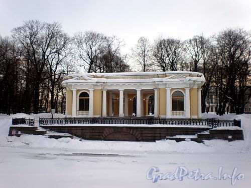 Павильон Росси в Михайловском саду. Фото март 2010 г.