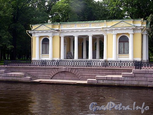 Павильон Росси в Михайловском саду. Фото июль 2004 г.