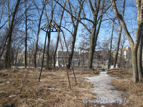 Триангуляционная вышка в парке «Александрино». Фото март 2012 г.