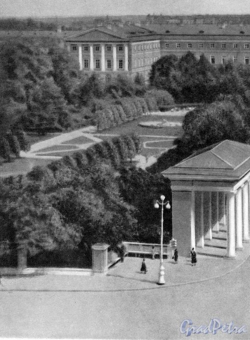 Сад Смольного. Фотоальбом «Ленинград», 1959 г.