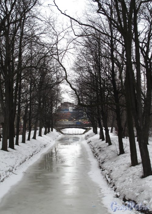 Парк Екатерингоф. Канал. Вид на Екатерингофку. Фото апрель 2012 г.