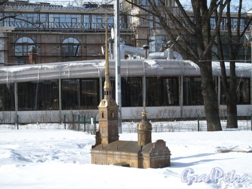Александровский парк. Мини город - выставка модель Петербурга. под снегом. Фото март 2013 г. 
