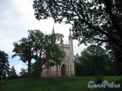 парк «Александрия». Церковь Александра Невского (Капелла). Фото сентябрь 2006 г.