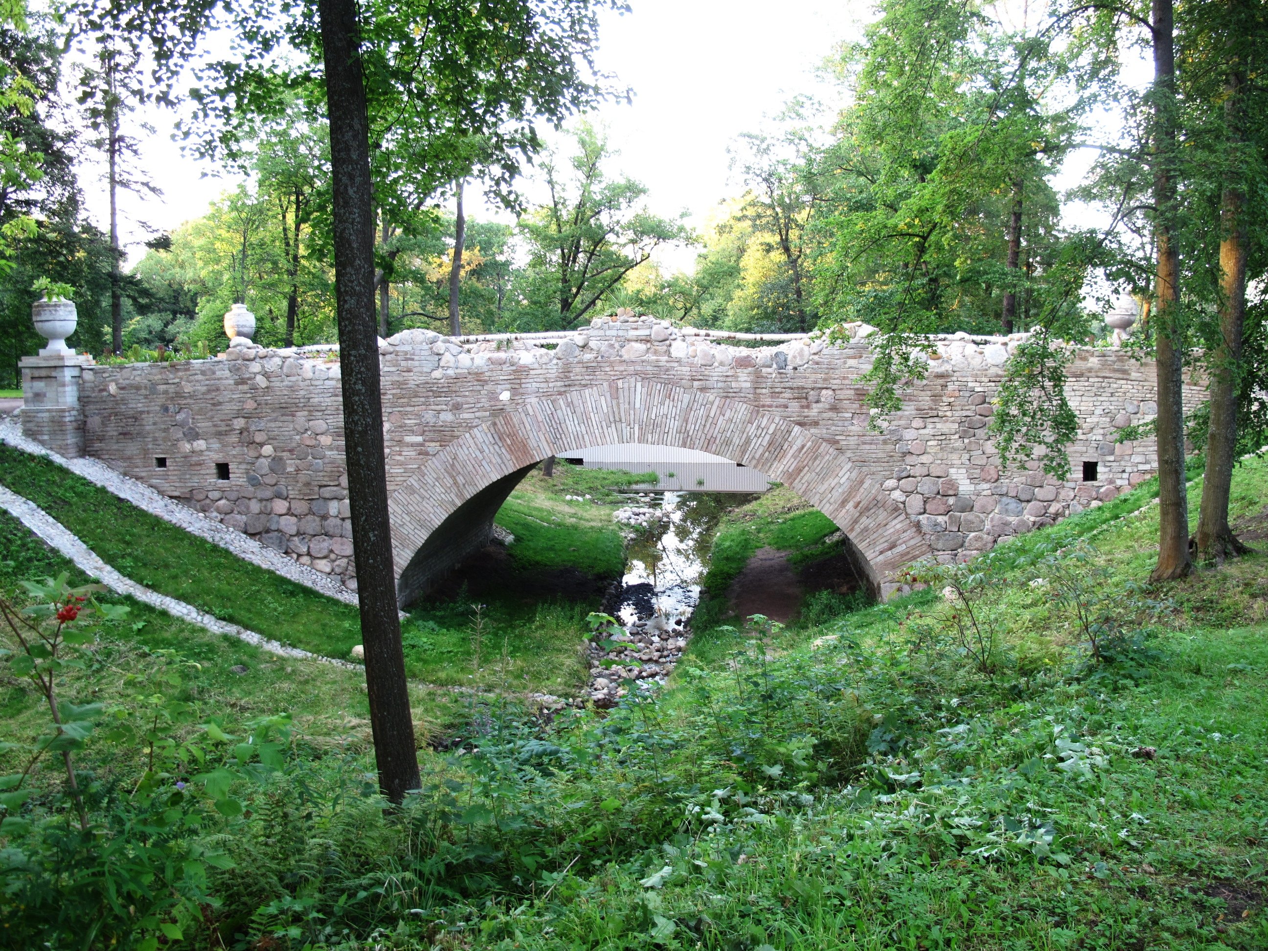 Мост в парке Александрия Петергоф
