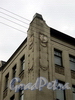 Апраксин пер., д. 6. Фрагмент угловой части фасада. Фото июль 2010 г.