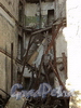 Дегтярный пер., д. 26. Дворовый флигель. Последствия самообрушения конструкций. Фото октябрь 2010 г.
