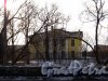 Расстанный переулок, дом 4, литера Е. Вид с набережной реки Волковки. Фото 8 марта 2013 г.