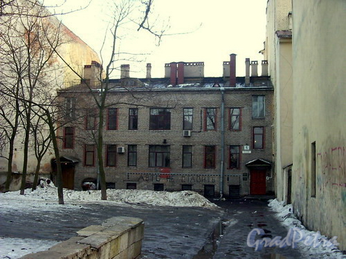 Бугский пер., д. 4. Общий вид здания. Фото март 2004 г.