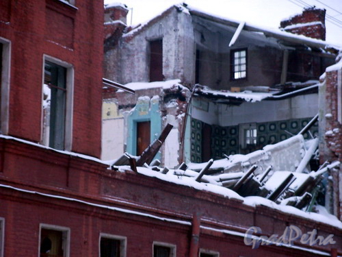 Рязанский пер., дом 3. Фрагмент фасада дома. 2004 г.