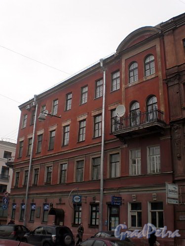 Манежный пер., д. 6 / пер. Радищева, д. 2 (правая часть). Фасад по Манежному переулку. Фото март 2010 г.