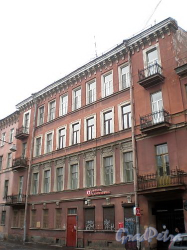 Манежный пер., д. 7 (левая часть). Фасад здания. Фото март 2010 г.