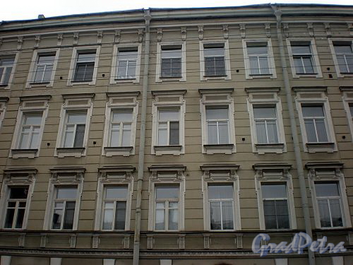 Манежный пер., д. 13. Фрагмент фасада здания. Фото март 2010 г.