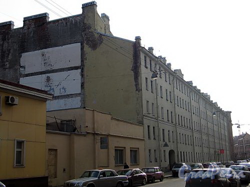 Пинский пер., д. 4 / ул. Чапаева, д. 11. Фасад по переулку. Фото апрель 2010 г.