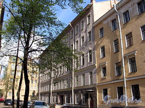 Дойников пер., д. 2 / Бронницкая ул., д. 21. Фасад по переулку. Фото май 2010 г.