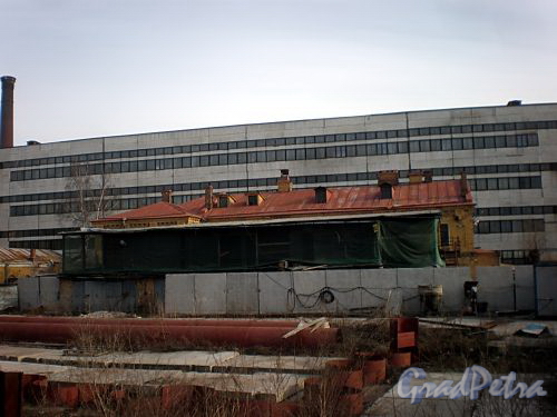 Казарменный пер., д. 1-3 (левый корпус). Здание комплекса построек Гренадерского полка. Вид со двора. Фото апрель 2010 г.