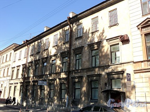 Конногвардейский пер., д. 4 (правая часть). Фасад здания. Фото июнь 2010 г.