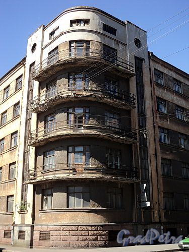 Конногвардейский пер., д. 8 / Почтамтская ул., д. 23. Угловая часть здания. Фото июнь 2010 г.