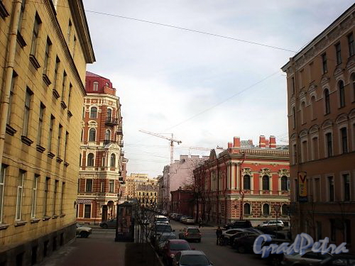 Перспектива Гродненского переулка от улицы Восстания в сторону улицы Радищева. Фото апрель 2010 г.