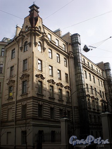 Гродненский пер., д. 1. Фасад левого корпуса. Фото апрель 2010 г.