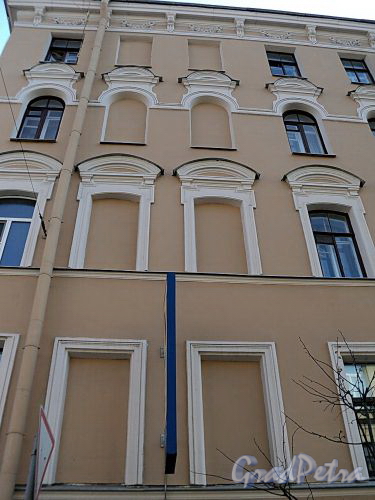 Гродненский пер., д. 7. Фрагмент фасада. Фото май 2010 г.