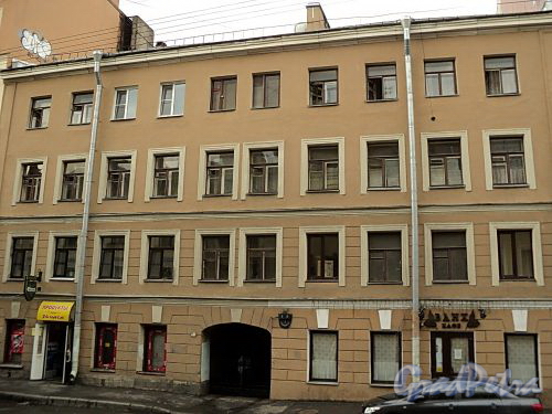 Апраксин пер., д. 7. Фасад здания. Фото июль 2010 г.