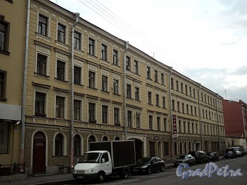 Апраксин пер., д. 10-12 (правая часть). Фасад здания. Фото июль 2010 г.