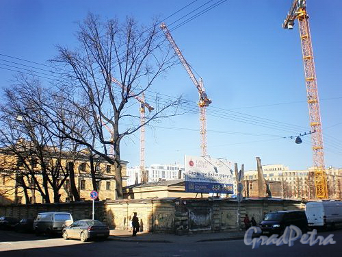 Виленский пер., д. 12. Строительство «Парадного квартала». Вид с улицы Радищева. Фото апрель 2010 г.