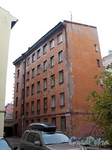 Крапивный пер., д. 3. Фасад здания. Фото октябрь 2010 г.