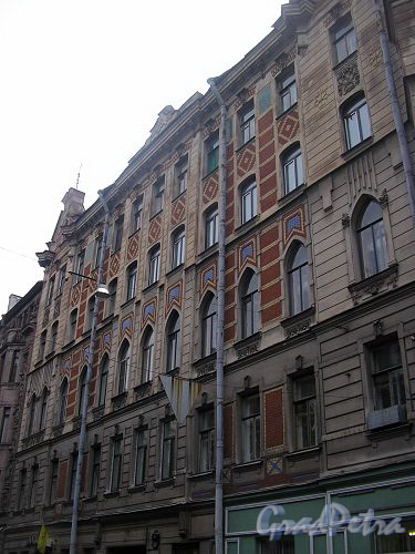 Фасад дома по Солдатскому пер.