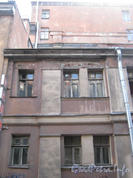 Большой Казачий переулок, дом 11. Общий вид фасада дома с Бол. Казачьего пер. Фото март 2012 г.
