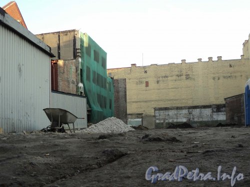 Ковенский пер., дом 5. Общий вид территории после сноса построек. Фото апрель 2011 г.