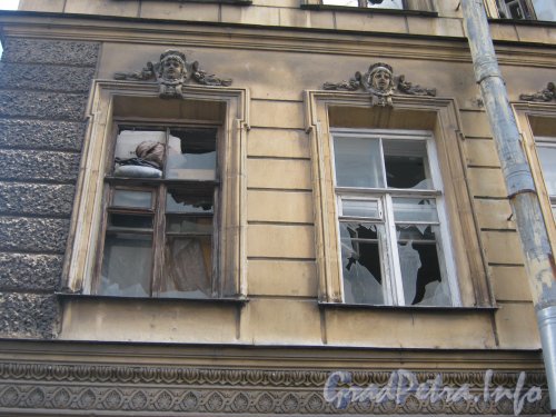 Урюпин пер., дом 2. Фрагмент фасада. Фото 21 сентября 2012 г.