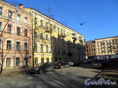 Переулок Макаренко, дом 1. Фото 21 апреля 2013 г.
