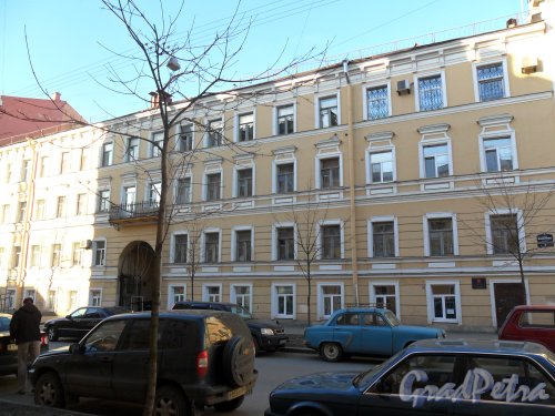 Переулок Макаренко, дом 9. Фото 21 апреля 2013 г.