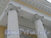 Преображенская пл., д. 1. Спасо-Преображенский собор. Колонны портика центрального входа. Фото февраль 2010 г.