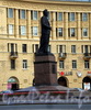 Памятник Калинину М.И. на площади Калинина. Фото июнь 2009 г.
