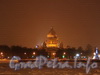 Исаакиевский собор в ночной подсветке. Вид с Университетской набережной. Фото январь 2011 г.