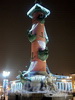 Новогоднее убранство Ростральных колонн. Фото январь 2011 г.