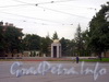 Монумент «Военным медикам, павшим в боях» на площади Военных медиков. Фото август 2004 г.