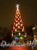 Новогодняя елка перед Смольным. Декабрь 2008 г.