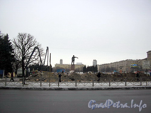 Строительство фонтанов на площади. Март 2006 г.