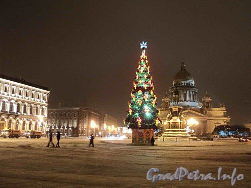 Исаакиевская площадь. Новогоднее оформление площади. Фото 1 января 2011 г.